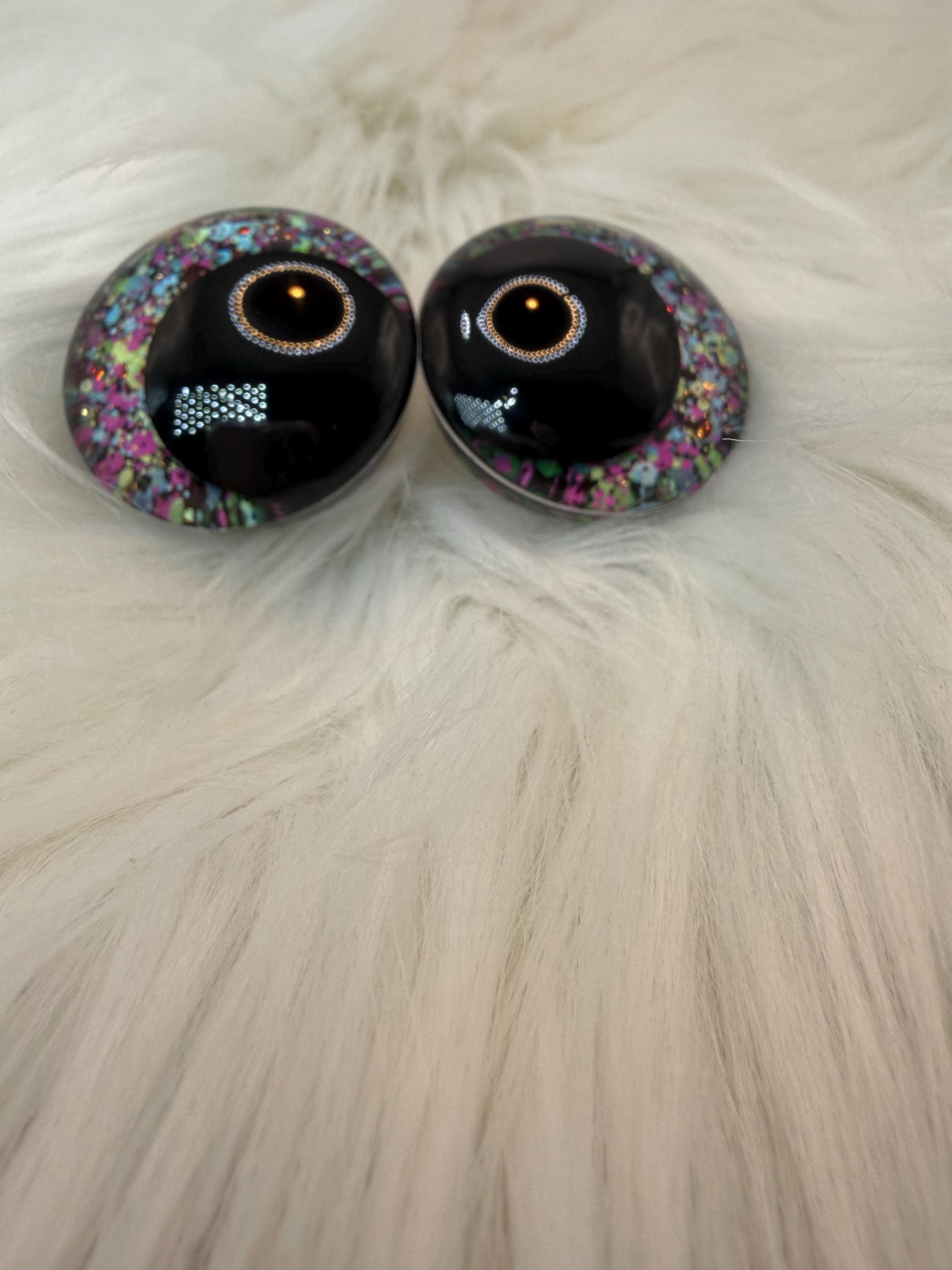 Chaos - Hand Painted Safety Eyes: Amigurumi Crochet Tools (20-40mm, Black/Red/White Pupil)