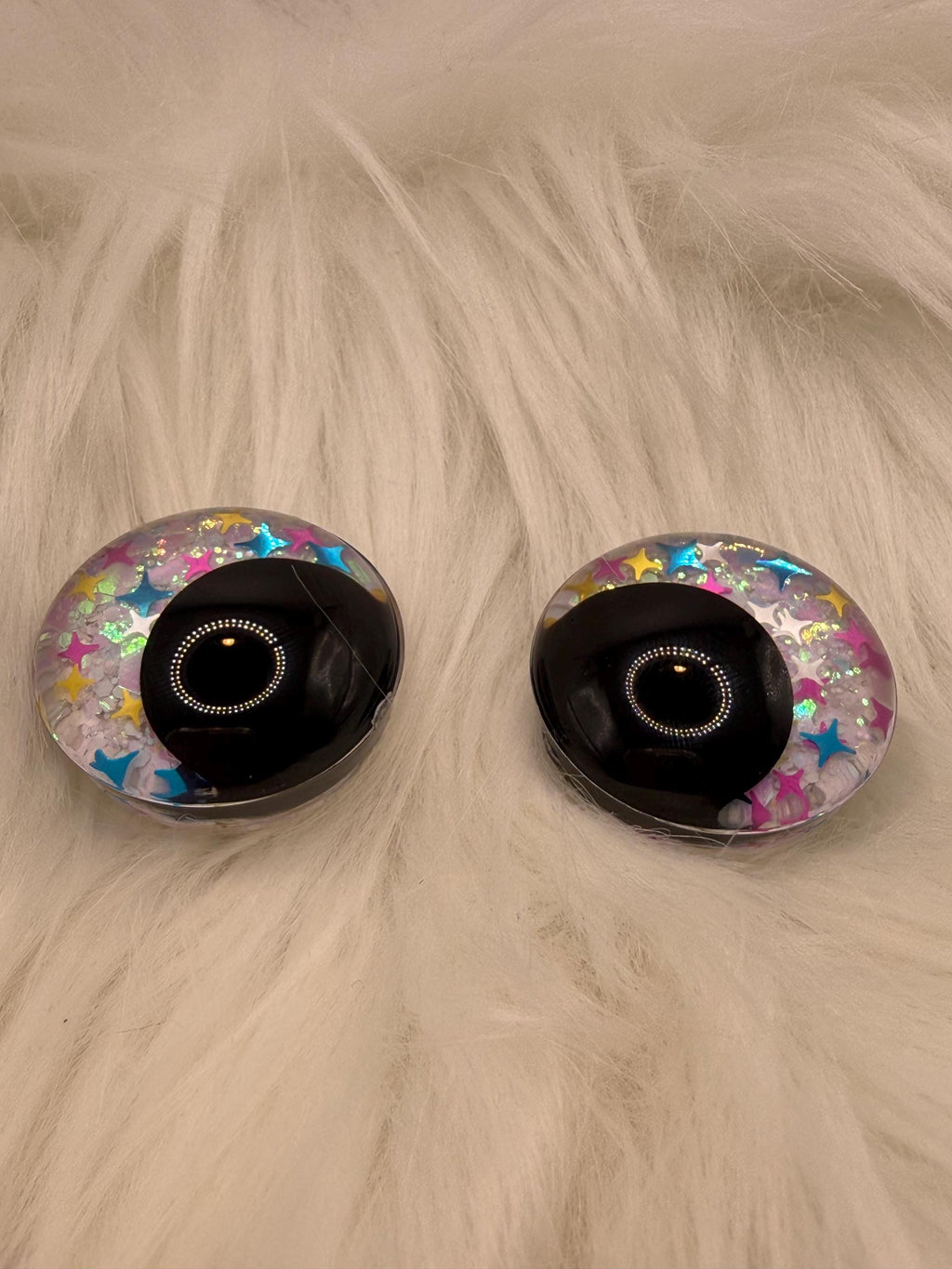 Illusionist - Hand Painted Safety Eyes: Amigurumi Crochet Tools (20-40mm, Black/Red/White Pupil)