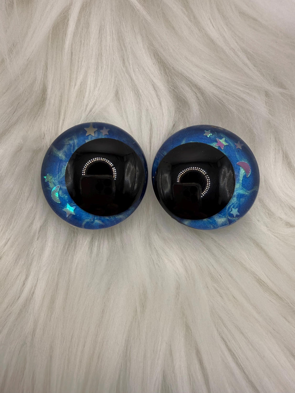 Dreamscapes - Hand Painted Safety Eyes: Amigurumi Crochet Tools (20-40mm, Black/Red/White Pupil)