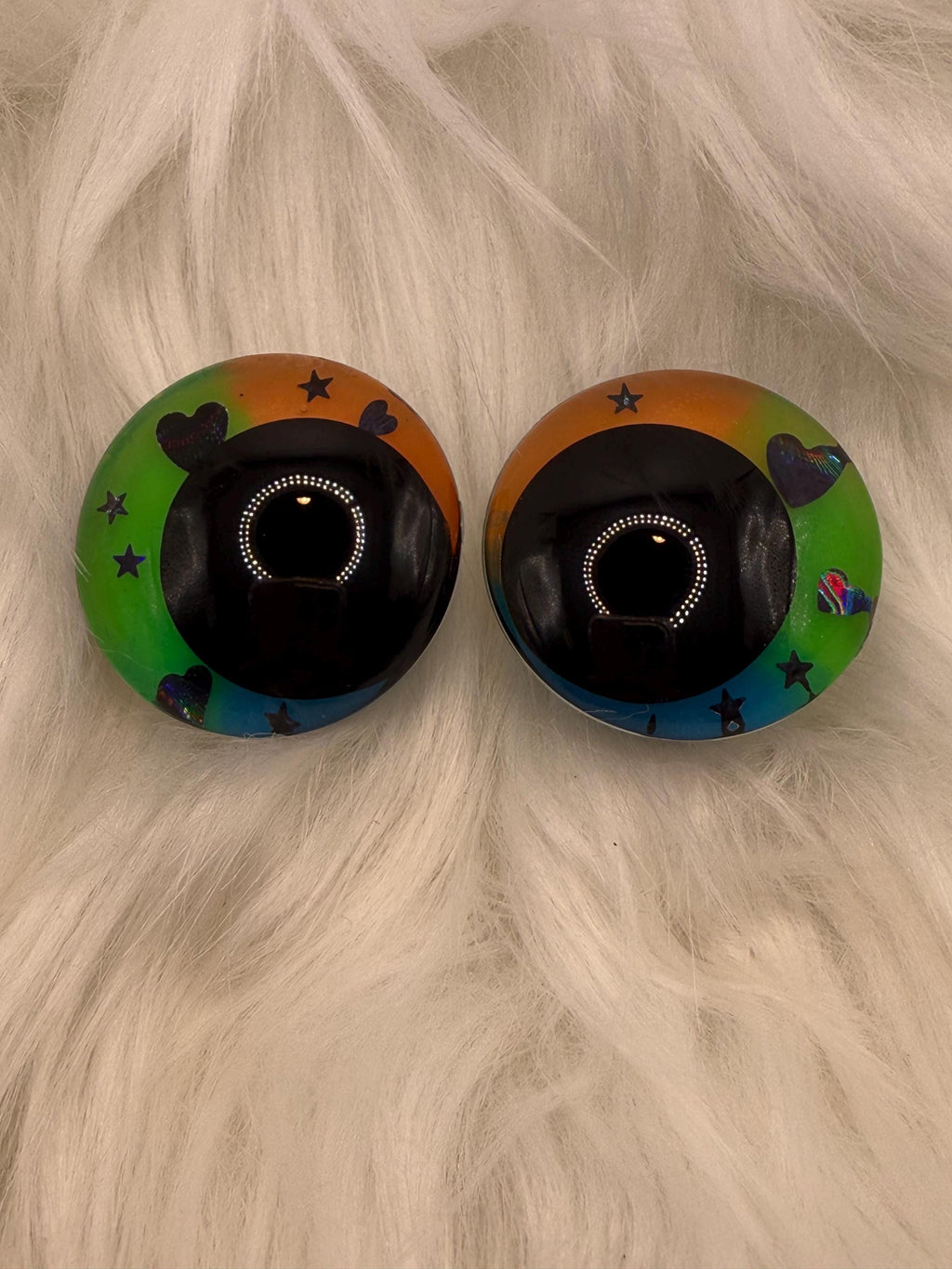 Narcissist - Hand Painted Safety Eyes: Amigurumi Crochet Tools (20-40mm, Black/Red/White Pupil)